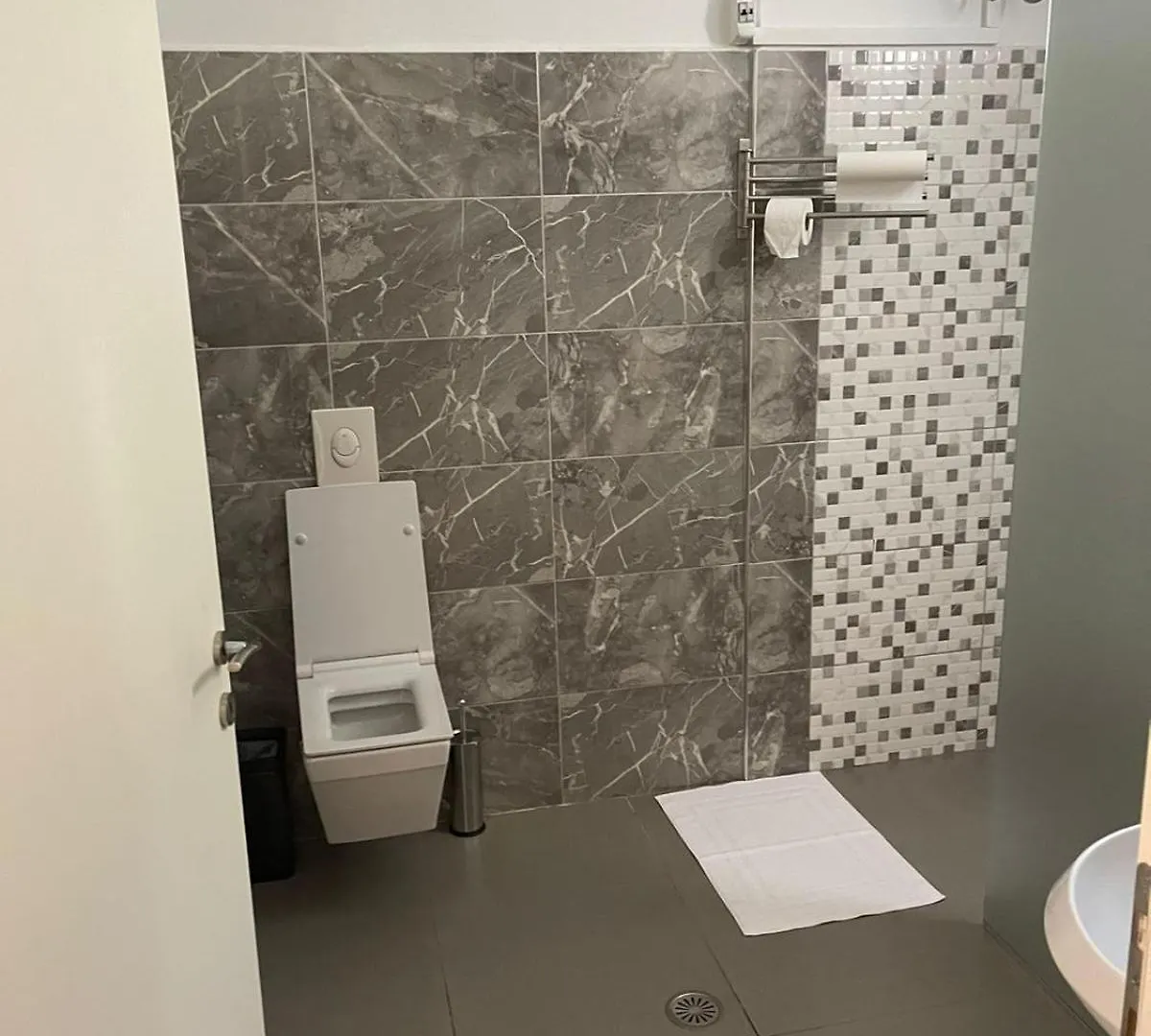 Aries Apartments Sarande 0*,